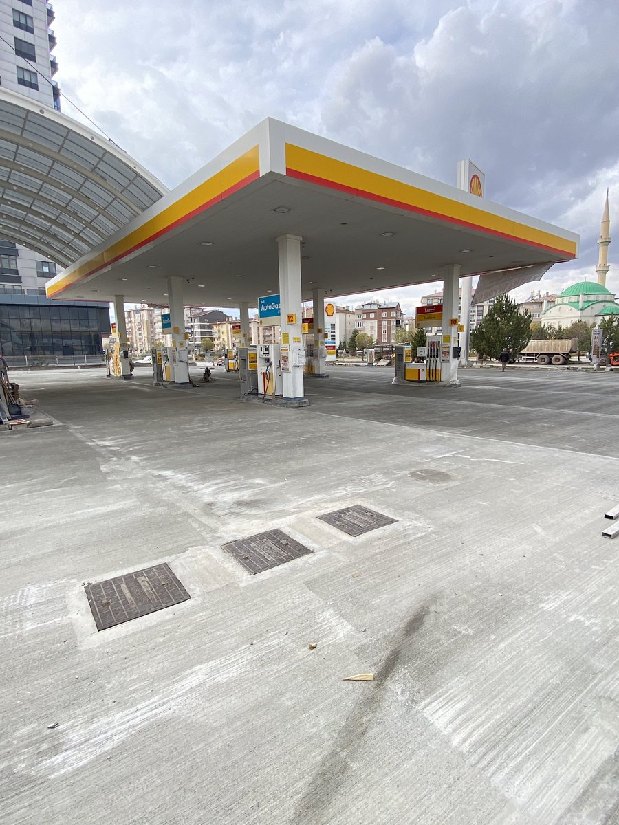 Cihanyapi's tweet image. Akaryakıt istasyonu yapım işlerinde de biz varız..!  #zeminbetonu #concrete #endüstriyel #cihanyapı #sivas