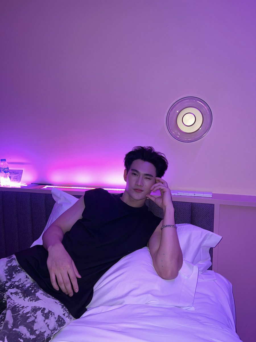 pavelphoom tweet media