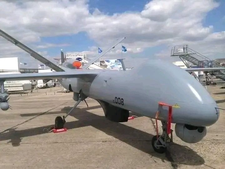 ArabouOusmane's tweet photo. 🔴 Très bonne nouvelle: Acquisition d'un nouveau lot de drones par les autorités de la transition sous le leadership du Président de la République, SE le Colonel Assimi Goita. https://t.co/BFRMLqCi1a