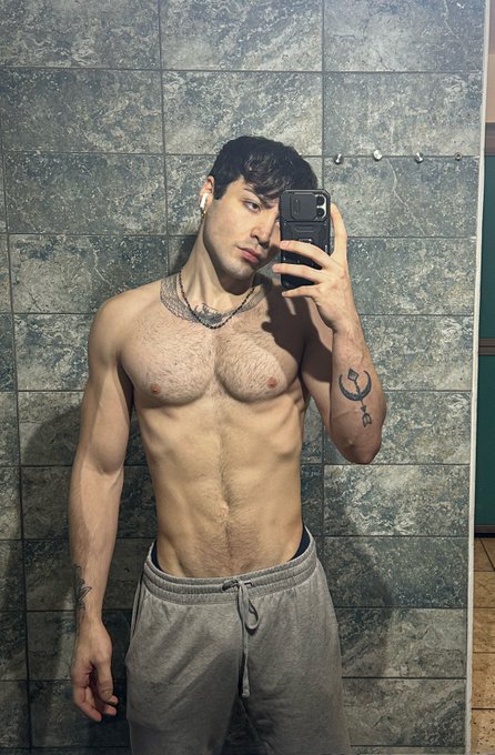 Early morning gym sesh https://t.co/TIlLTMfWgM