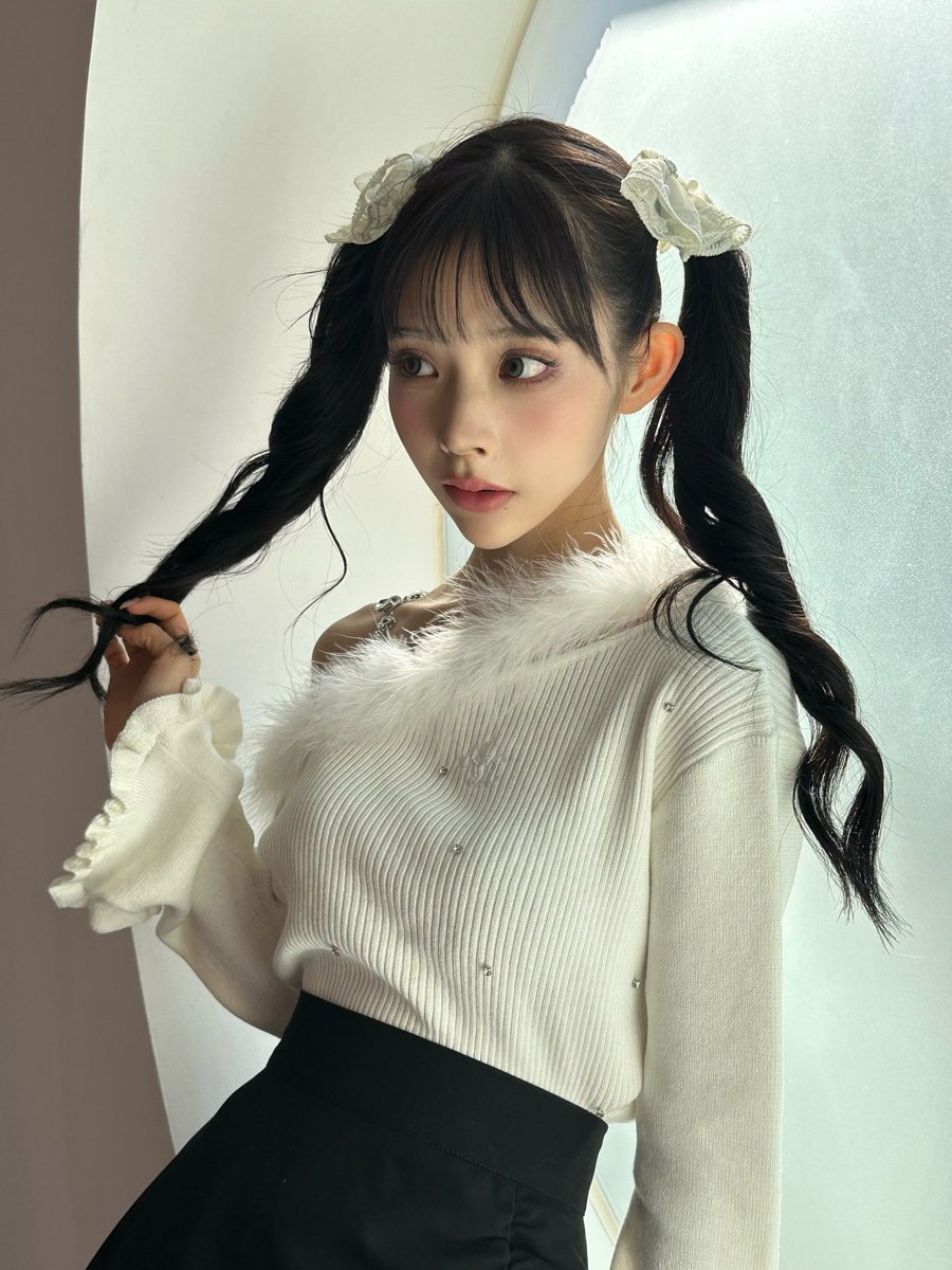 【press】

♡Ank Rouge 2024 SS collection vol.1♡
【ruffle♡ribbon】

オフショットを公開🎀

model▶︎ 緩苺ちゃん
＠1004yrm_ 

1月5日 12時〜
公式通販サイトAilandにて公開✨

#緩苺 ちゃん
#ankrouge https://t.co/bYSWK48JGD