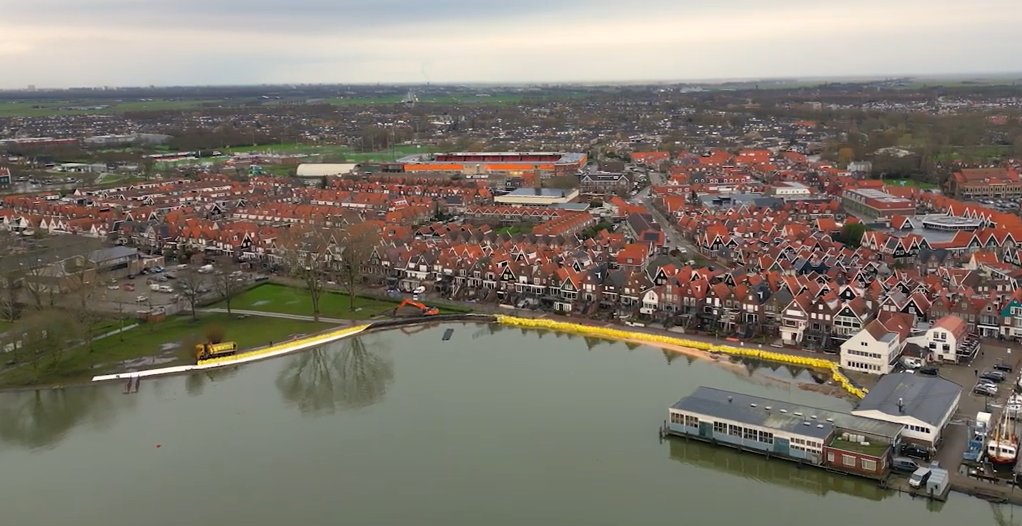 Dronebeelden van versterken waterkeringen Slobeland in Volendam (video)

bit.ly/41NnUDn