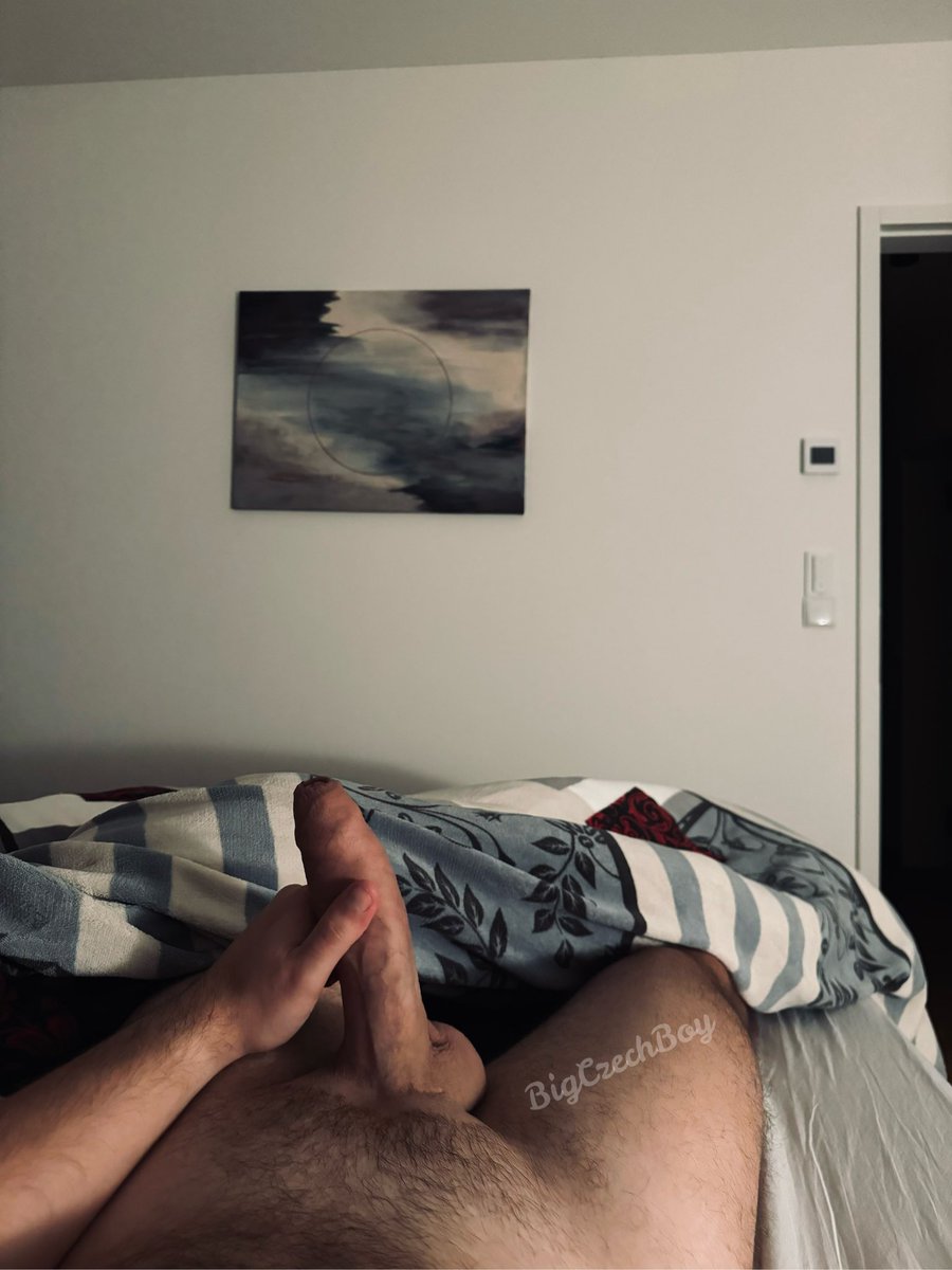 BigCzechBoy's tweet photo. New year 🎉 … same cock 🍆😈

#NewYear2024 #bigdick #hugecock #monstercock https://t.co/9GCk0cXpoB