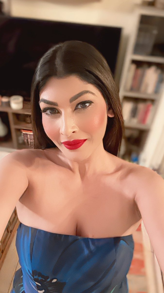 ushmatyagi's tweet image. I am like Wasabi
Spicy to shiver your soul but you cant get enough of it 🌶️

#selfie #ushmatyagi #postwork #wasabi #mugshot #spicy #cantgetenough #stylegram #fashionista #style #worksatisfaction #smile #behappy #workhard #reaptherewards #thetipsywanderer