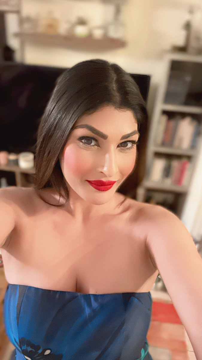 ushmatyagi's tweet image. I am like Wasabi
Spicy to shiver your soul but you cant get enough of it 🌶️

#selfie #ushmatyagi #postwork #wasabi #mugshot #spicy #cantgetenough #stylegram #fashionista #style #worksatisfaction #smile #behappy #workhard #reaptherewards #thetipsywanderer