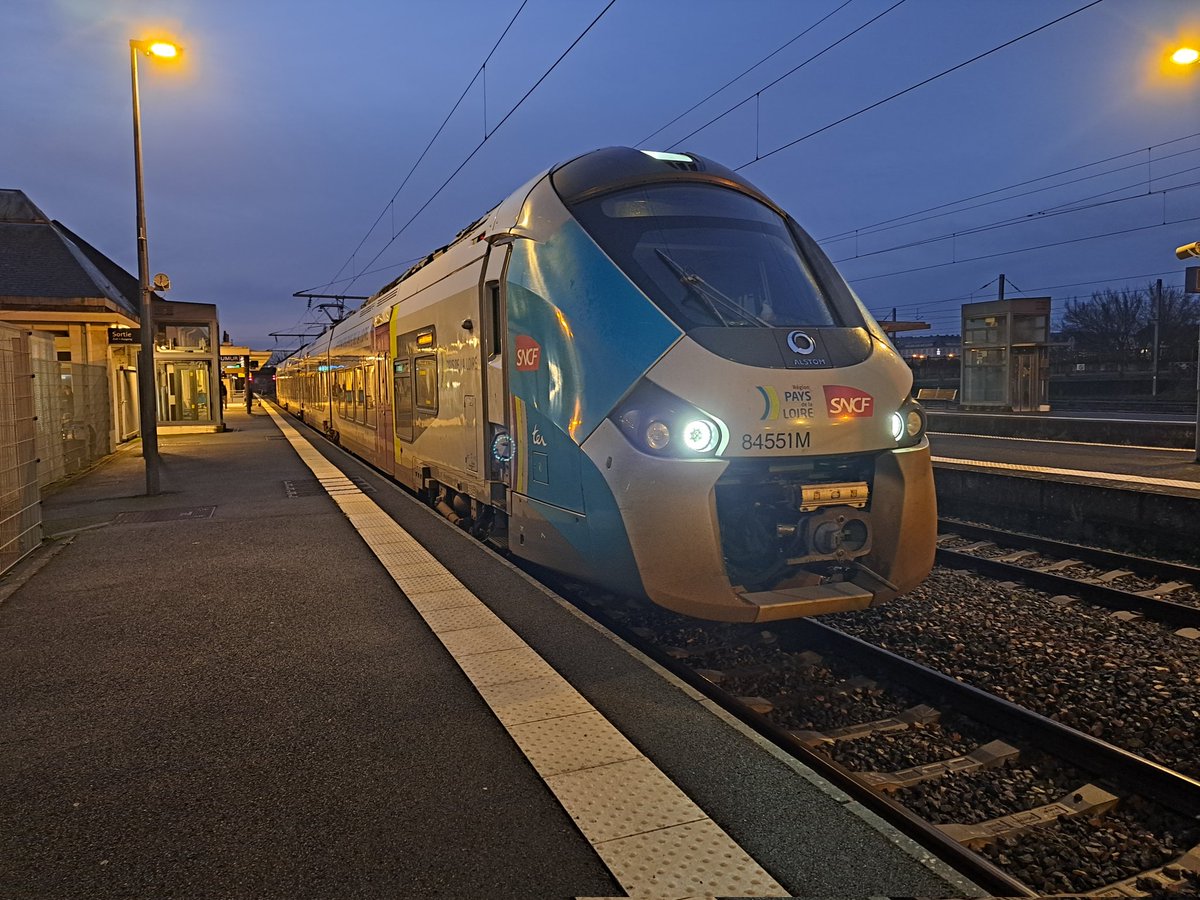 Saumur au lever du jour