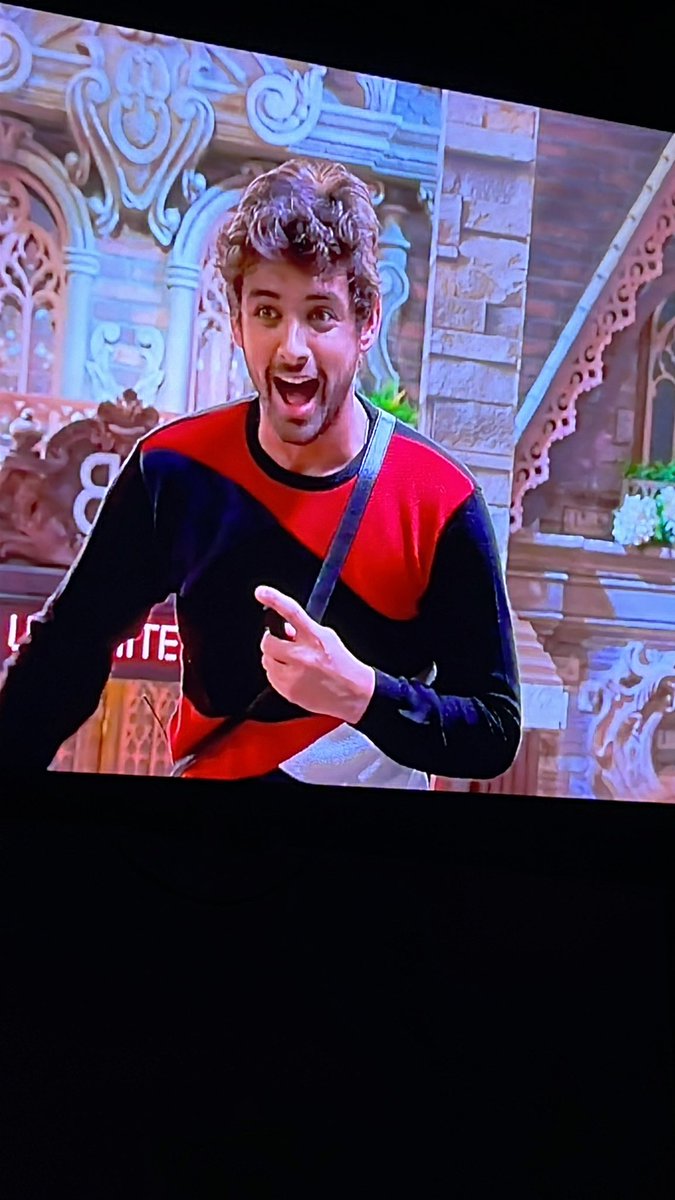 __ak88__'s tweet photo. @x_shreya_x__ This is his face while explaining what #AbhishekKumar did clearly showing he got what he wanted with Abhishek getting physical. Fake. https://t.co/T4pwfL1lYR