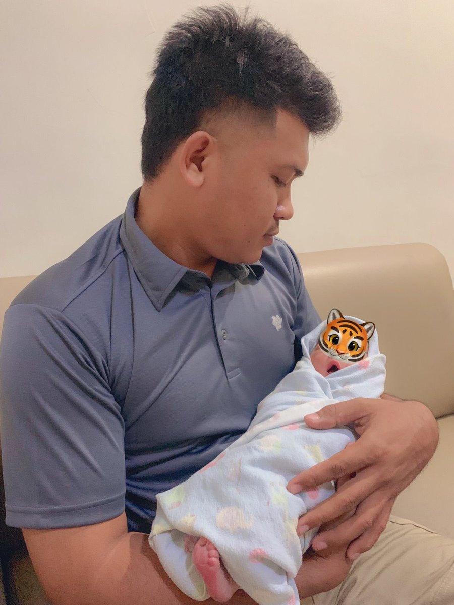 buregn's tweet photo. rejeki besar yg nggak bisa dinilai make apapun itu,
waktu ibu mertua bilang “makasih ya nak udah dikasih cucu” &amp; suami bilang “makasih ya syg, buat semuanya”.
definisi Tuhan emang selalu tau rencana yg terbaik sih. https://t.co/6rcGPkdIPo