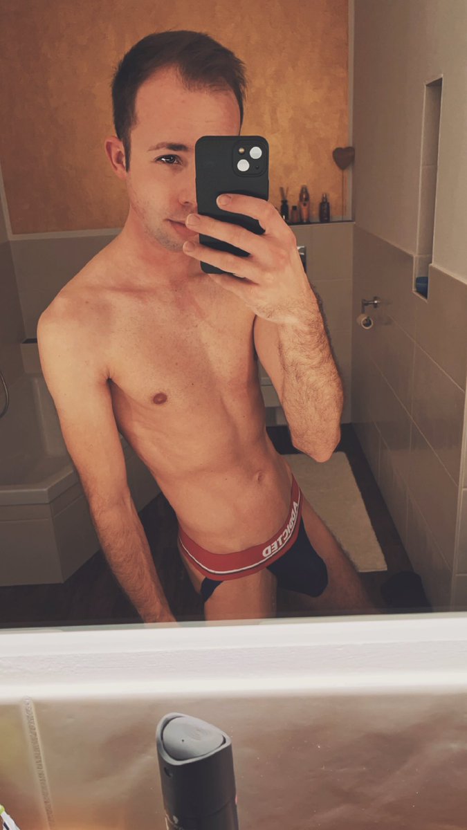 jayaitchge's tweet photo. Off to work 😜😈
#gay #twink #bulge #horny #dick #skinny #gaytwitter #boner #ringup #cockring #cock @addicted_offic https://t.co/Udk7luifYy