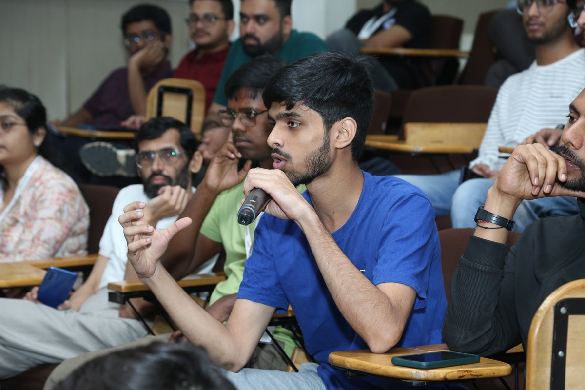 indoml_sym's tweet photo. Day 3: Session III (Machine Learning)
Purnamrita Sarkar Professor at The University of Texas at Austin Keep or toss? A nonparametric score to evaluate solutions for noisy Independent Component Analysis (ICA) was the topic of her discussion.
#AIML
#MachineLearning 
#indoml
#iitb https://t.co/iEOvWZk8w0