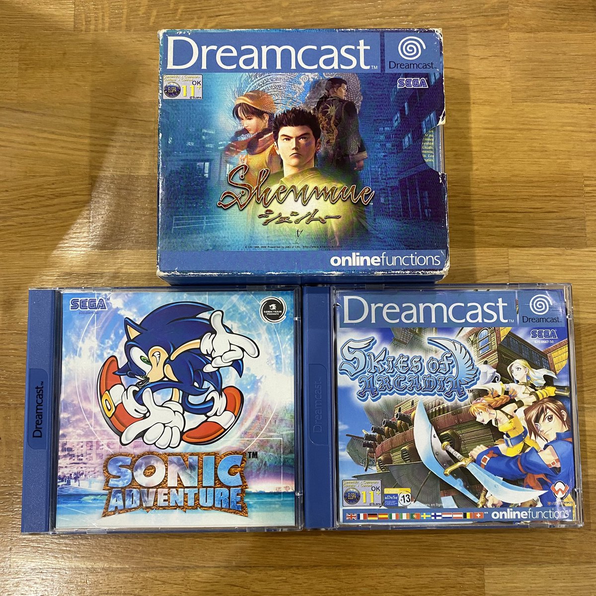 These three games made me fall in love with the Sega Dreamcast . #ItsThinkingThursdays #RetroGaming #retrogamer #sega