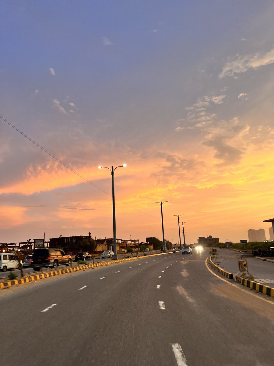 AliyaanHusain94's tweet photo. i love karachi https://t.co/Dsuaw4Ly6J