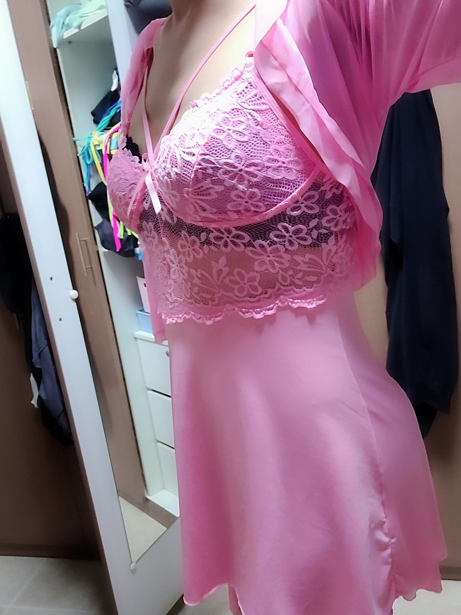 Happy new year❤️❤️❤️🎊🎊🎊 may everyone journey be smooth and exciting!!! Everyone who knows i hate lace but dis is killin it. Sorry to daddy😭😭 u have not seen it yet but it alred has 17 stranger's load done 😅😅😅😅