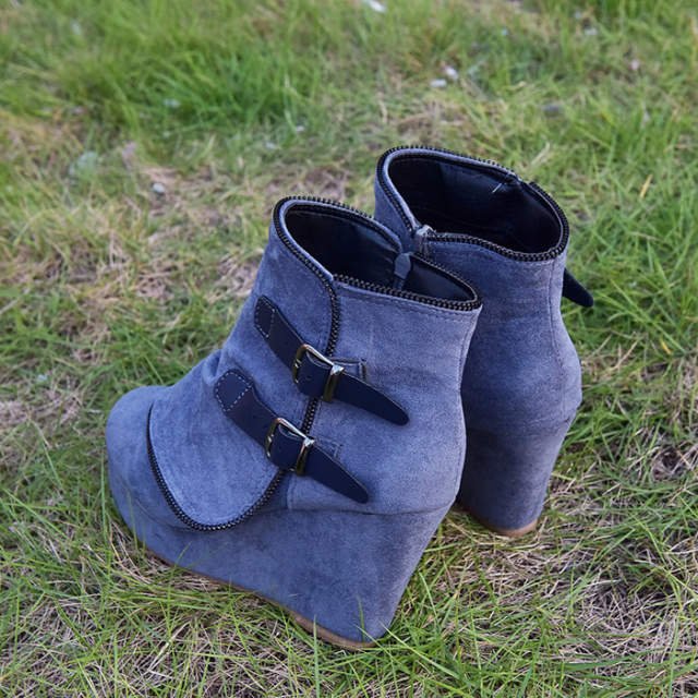 DGlamoros's tweet photo. Female Booties With Wedge Heels Platform Boots Women Winter. See more at https://t.co/0MER80Pny5 

wintercollection #wintershoes #wintershopping #shoestyle #shoesaddiction #shoeaddicts #shoesshoppingonline #shoeaddicted #boots #bootslover #heelshoes #bootgallery #leatherboots https://t.co/qsHYO757xw