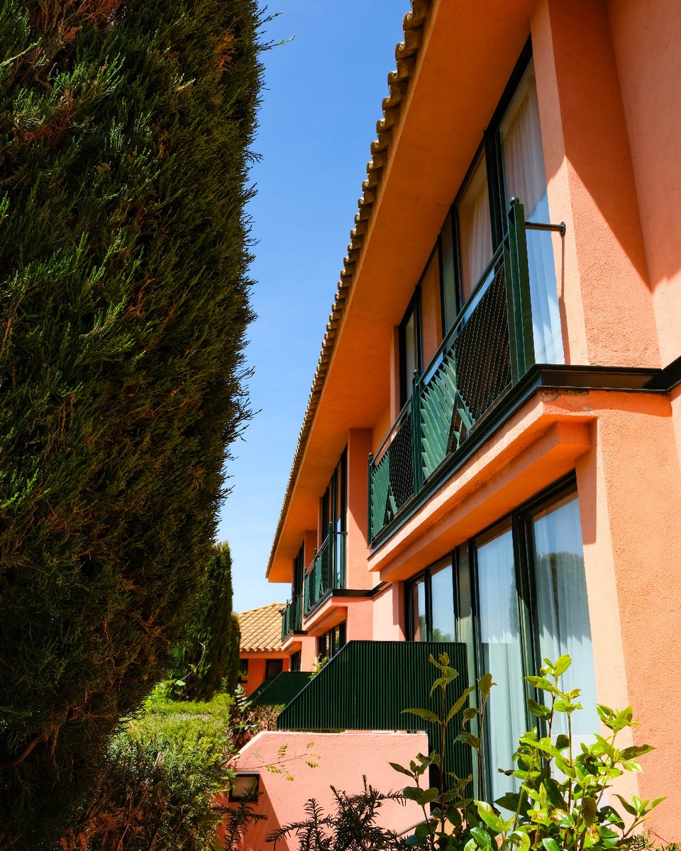 En TorreMirona Golf &amp; Spa Resort podrás disfrutar y desconectar en un entorno natural y privilegiado 🌱 donde cada rincón, cada espacio y cada actividad se convierten en un auténtico lujo 💎

#torremironagolf #golf #golfcostabrava #golfresort