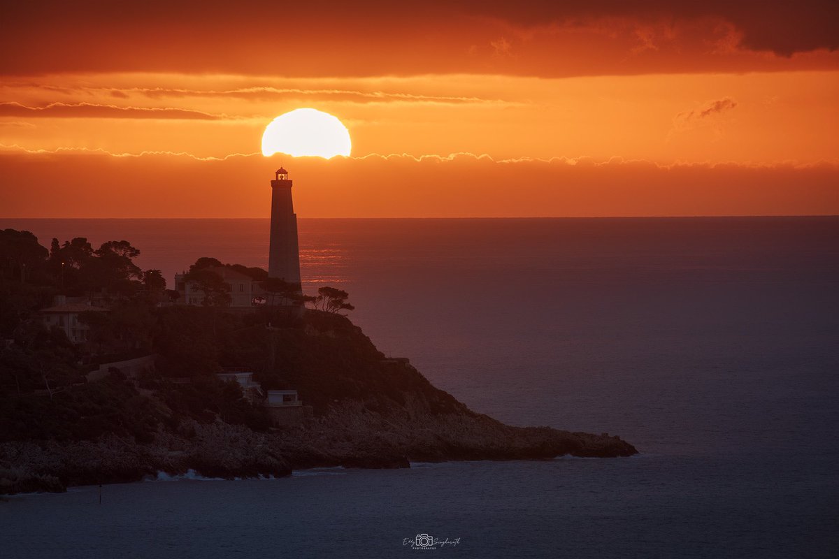 EddySingharath's tweet photo. "Chaque jour est une nouvelle chance de vivre ta vie avec passion et de laisser tes rêves devenir réalité."
#CotedAzurFrance #ILoveNice #ExploreNiceCotedAzur #DirectMétéo #Photography #Landscapes #Sunrise #MétéoFrance #LeverDeSoleil #SaintJeanCapFerrat #SJCF https://t.co/7IwVzWcyhd