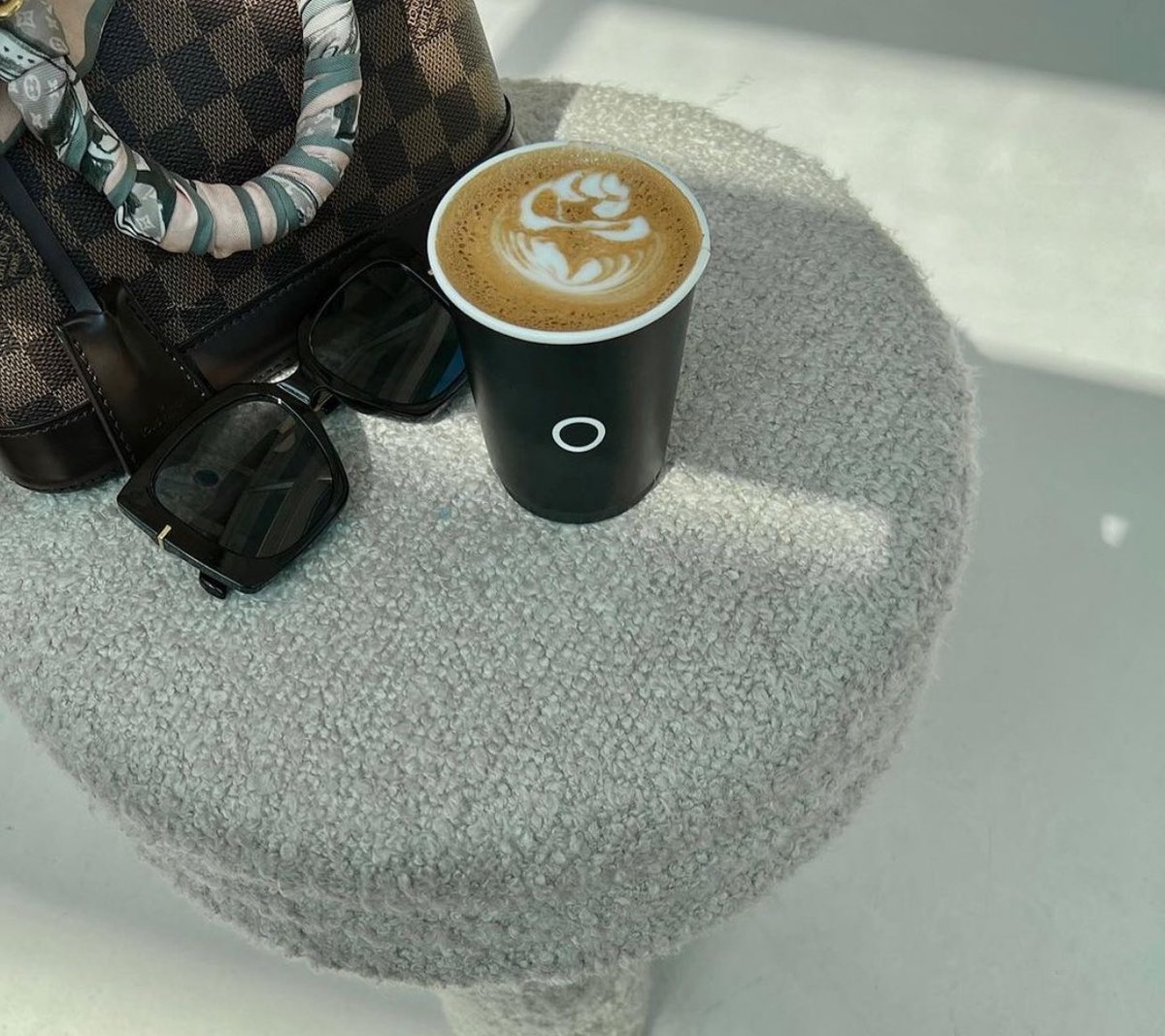 ما دامت قلوبهم حولي و ترويني 
يخضر عمري ولو تشرق نهاياته 🤍

#ذووووق_شماليه

⠀⠀⠀⠀⠀⠀⠀⠀⠀⠀⠀⠀⠀⠀⠀⠀⠀⠀⠀⠀⠀⠀⠀⠀⠀⠀ ⠀⠀⠀⠀⠀⠀⠀⠀⠀⠀⠀