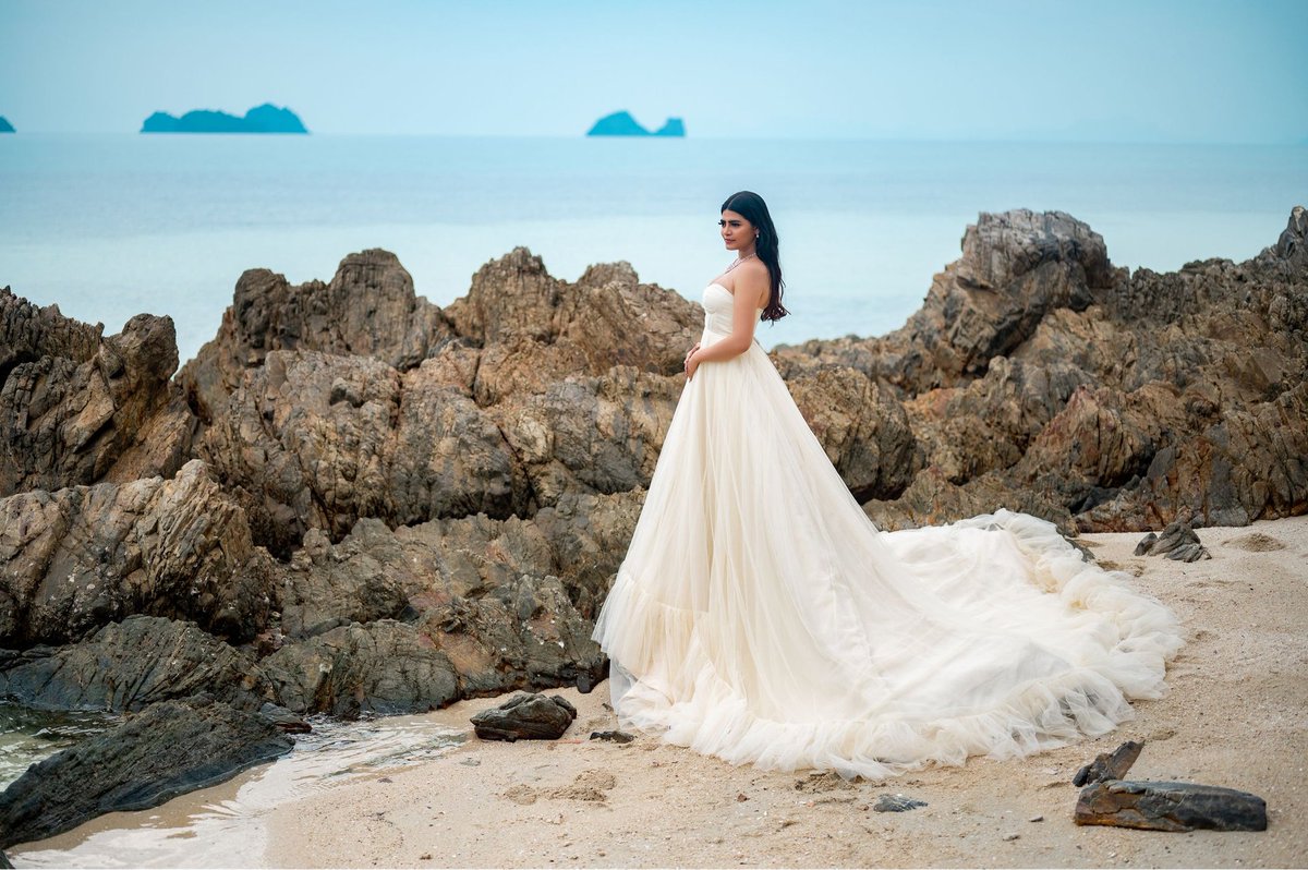 DimasFrolovPhot's tweet image. Many dream of a beach wedding. Where would YOU like to have your wedding? 💍

#questionstoponder #weddingkohsamui #samuiweddingphotographer #samuiphotographer #dimasfrolov