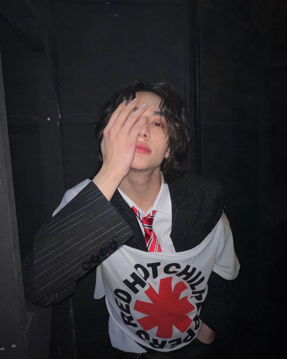 Hyunjin tweet media