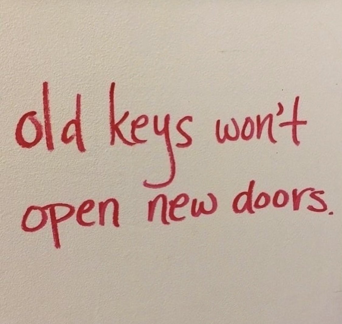 naqashaligill's tweet photo. 🗝️ "Old keys wouldn't open new doors." As we step into a new chapter, let's acknowledge that relying on familiar patterns may not unlock the opportunities of the future. Embrace change, seek new perspectives, and be open to innovation. The journey to new doors often requires a willingness to let go of the comfort of the familiar and explore uncharted territories. Here's to unlocking fresh possibilities in the coming days! 🔓🚪 #NewBeginnings #EmbraceChange