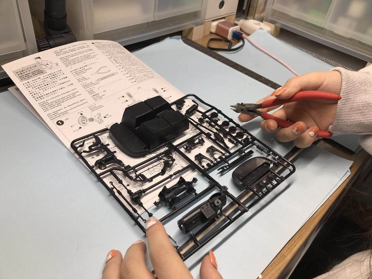 mone5820859's tweet photo. タミヤ　1/24 ユーノス　ロードスター

今から部品切ります

作るのワクワクする

#タミヤ　#ユーノス　#ロードスター　#マツダ　#プラモデル https://t.co/52cq6vg8E6