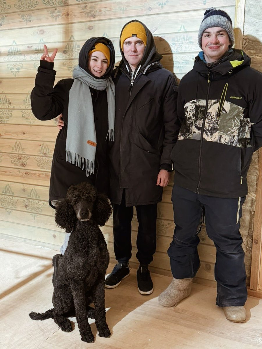 nestea_ananas's tweet photo. Случайно встретиться в -27 в глухой деревне, где нет отопления и не ловит связь? Done✅

Люблю свою семью💛 https://t.co/ZJz61w8MJa