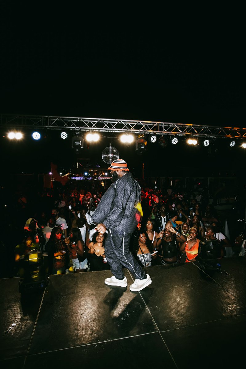 yinxapparel's tweet image. Commanding the stage with style! @Odumodublvck_  slays in the YINX black patterned tracksuit and shorts as he performs in back to back shows in Lagos, Nigeria.

Collection now available. at yinxapparel.com. 🎤✨ 

#YINXApparel #Fashion
#YINX&amp;amp;Odumodublvck #Lifestyle