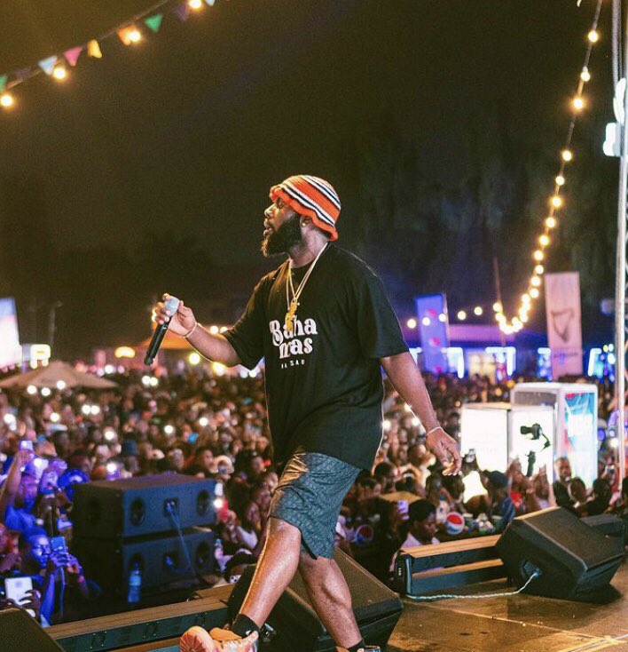 yinxapparel's tweet image. Commanding the stage with style! @Odumodublvck_  slays in the YINX black patterned tracksuit and shorts as he performs in back to back shows in Lagos, Nigeria.

Collection now available. at yinxapparel.com. 🎤✨ 

#YINXApparel #Fashion
#YINX&amp;amp;Odumodublvck #Lifestyle