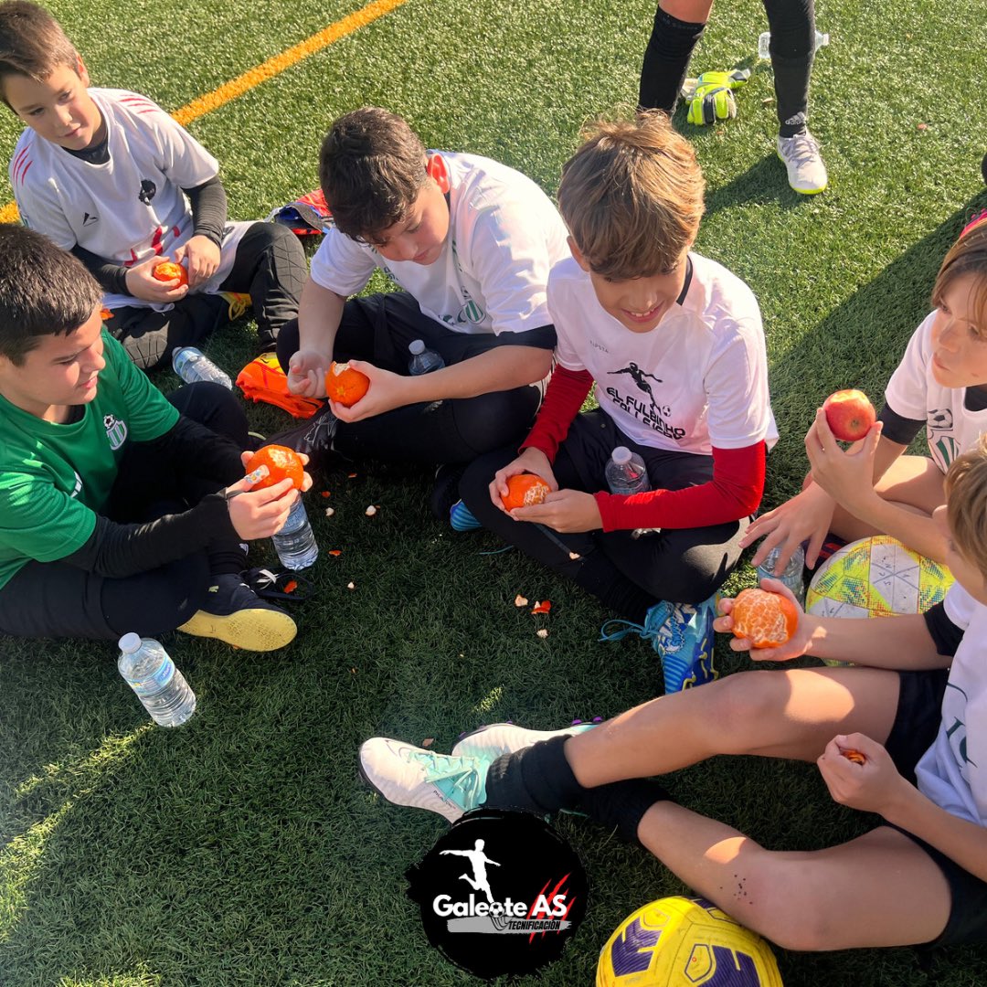 Primer día del I Clinic de Navidad Galeote As ⚽️

#galeoteas #tecnificacionfutbol #trabajoespecifico