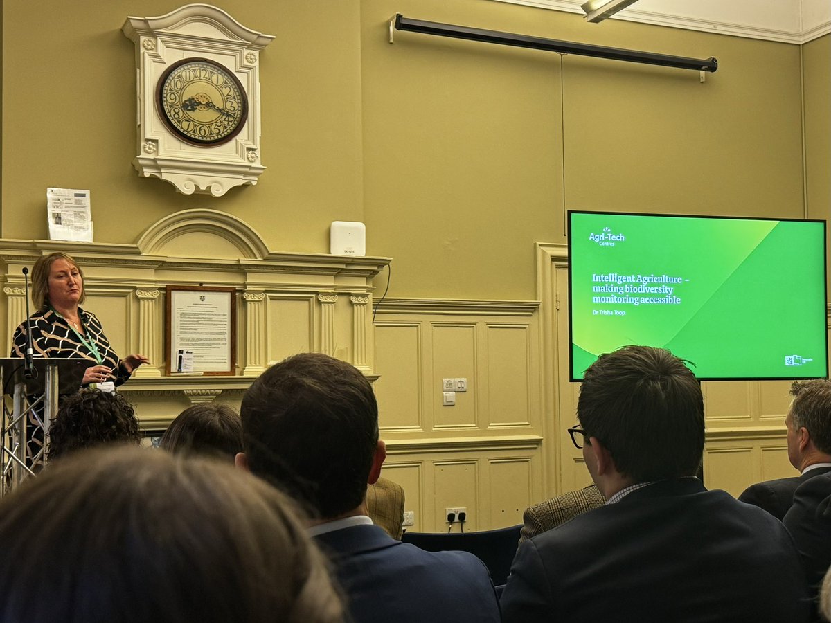 JustinEllisAgri's tweet photo. Full house here at The Oxford Farming Conference (OFC)!
Interesting session with the Agri-EPI Centre and Agri-Tech Centres already. One take out being the importance of ensuring true understanding of return on investment in technology. 
#notakeupnobenefit #OFC2024 https://t.co/Pe4gz0E33p