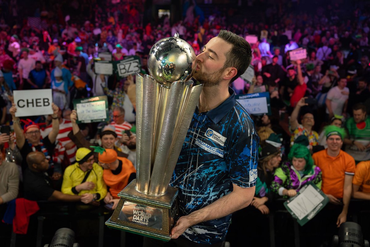 SPORT1_PR's tweet photo. Im Schnitt fieberten 1,91 Mio. Zuschauer mit. Dazu kommen Rekord-Marktanteile von 8,9 Prozent (Z3+), 17,8 Prozent (M14-59) und 21,8 Prozent (M14-49)! In der werberelevanten Zielgruppe M14-49 war @SPORT1 damit in der Primetime erneut Marktführer. #LoveTheDarts #DartsWM https://t.co/I5g6N453UH