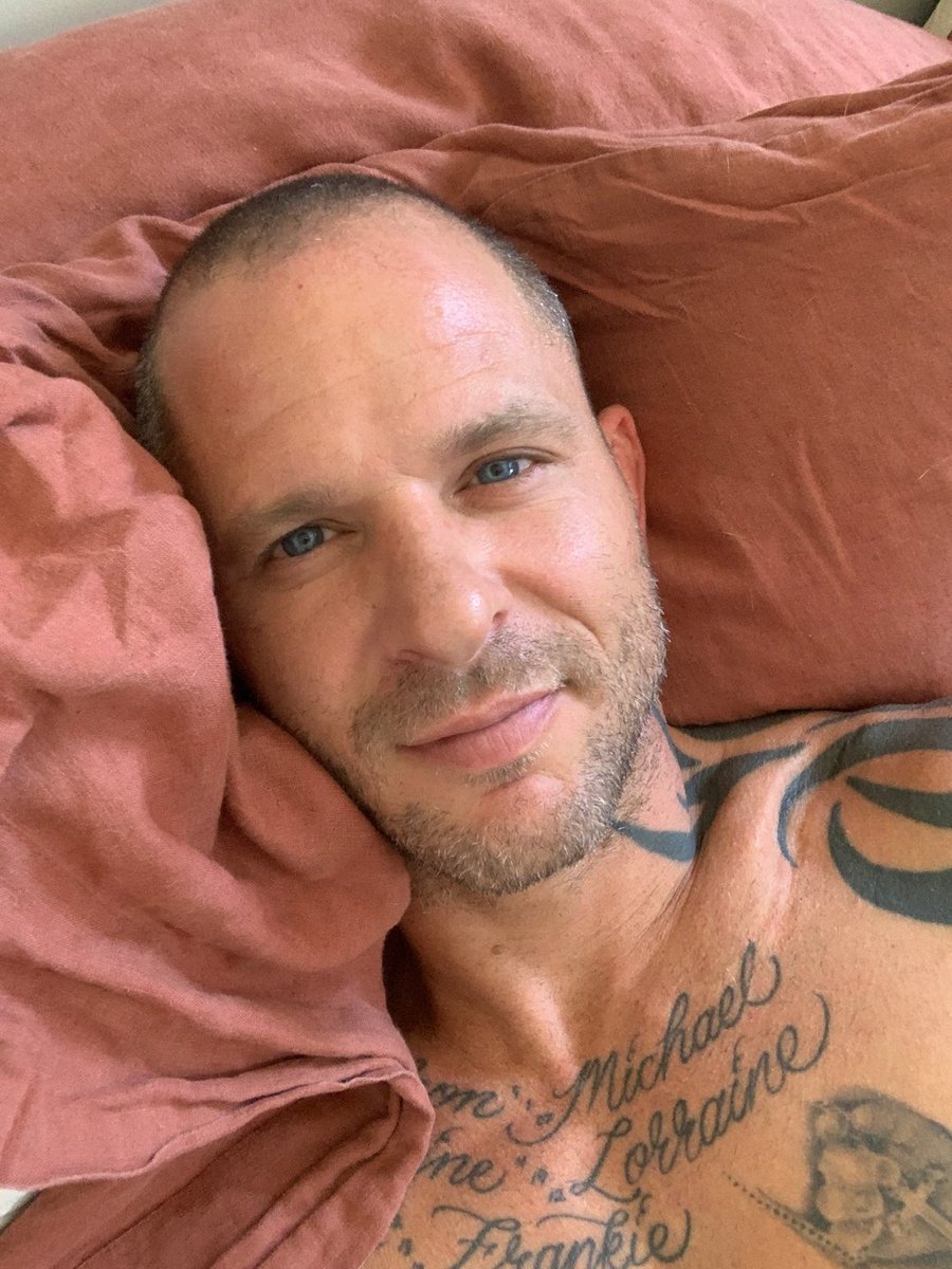alf_theCrab's tweet photo. @Scottnails4 is so cute i'm gonna die....🔥🔥
~Brandon scott edwards aka scott nails.
@sexyhotmales565 @str8maleprn @MalePornstarXXX @elegant_actors
#sexymale #THENAILS #mrscott
#bluewarmestcolour https://t.co/MmdPSgaYvb