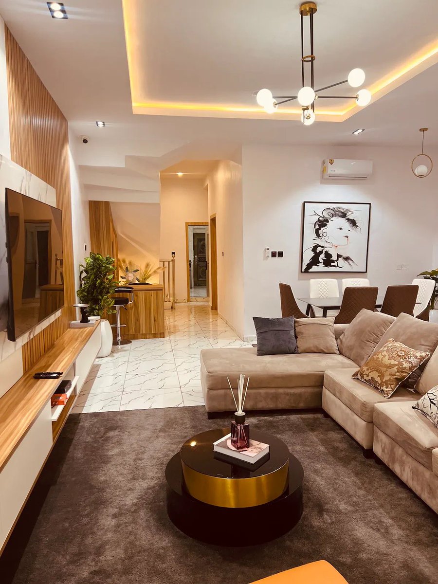 Bjmmultiservice's tweet photo. Start your year in this luxurious apartment
📍Osapa
🛏️ 4 Bedrooms
Brand New |Fitted Kitchen |5G internet Service |In-house Cinema |24 Hrs Security |24 Hrs Electricity
Send us a dm for bookings
#Bjmmultiservices #Airbnb #ShortletsApartments #LekkiShortlets
#ShortletsinLekki https://t.co/0Y1KYBi4Lw