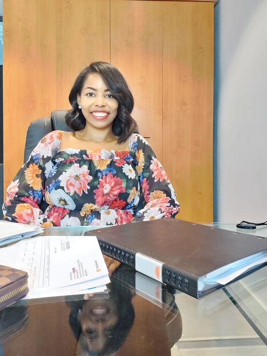 MillyNadege's tweet image. 🔶Bonne et heureuse année 2024 à tous!
En ce 4ème jour de l&apos;an, saisissez l&apos;opportunité de prendre des engagements significatifs pour enrichir votre année.
🔷Je vous souhaite une année pleine de réussite, de santé et de sagesse.
🔶Que 2024 vous réserve tout ce que vous méritez!