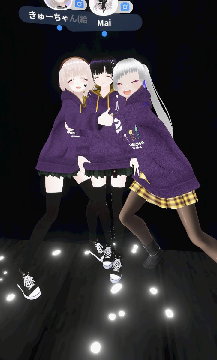 tama_renko's tweet photo. きゅーちゃん狼藉現場集😅
RAMさんにチョークはいけんw
なんか今年のきゅーちゃん目がイっとるんよね😦w
でも嫌いじゃない😅
#mxizm #moonsize #月寸 #cluster https://t.co/j2EoXljXnP