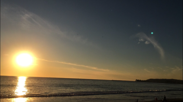 9Nicoletti's tweet photo. @KTLA Paragliders along the Coast were Pointing to it.People were Running along the  Beach ,it then just  Shot Straight  up and was GONE...! https://t.co/u9cveDCifr