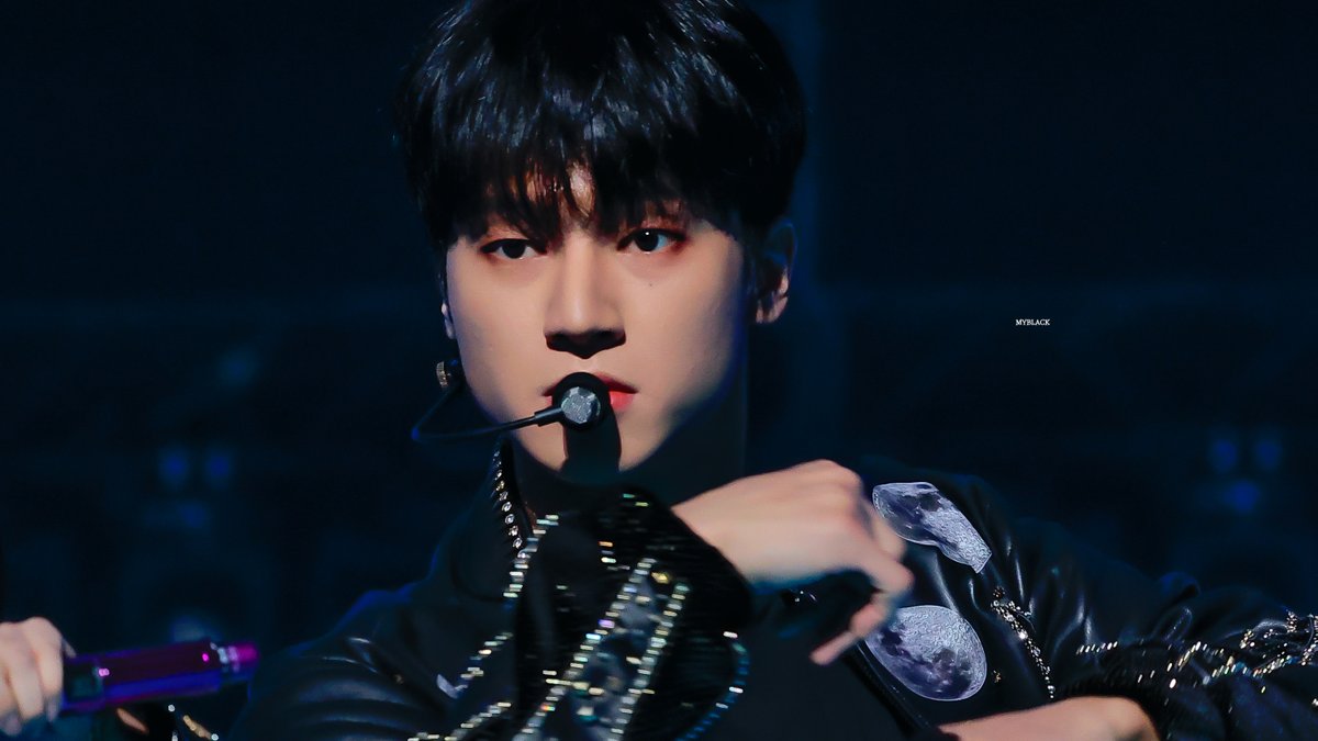MYBLACKWY's tweet photo. 231231 가요대제전

#우영 #WOOYOUNG #에이티즈 #ATEEZ https://t.co/JBCG25ilxZ