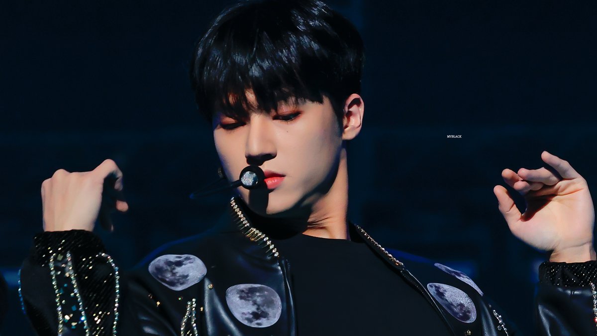 MYBLACKWY's tweet photo. 231231 가요대제전

#우영 #WOOYOUNG #에이티즈 #ATEEZ https://t.co/JBCG25ilxZ