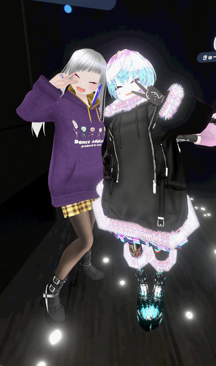 tama_renko's tweet photo. VAuMさんとー📸✨
いつもキラキラでかわいいのです💕
#mxizm #moonsize #月寸 #cluster https://t.co/6FnAeYvchG