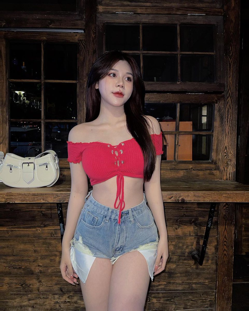 thi_ly54's tweet photo. Đi lối nào vào tim anh 🥴
#typ #type https://t.co/J6d2uOPJzw