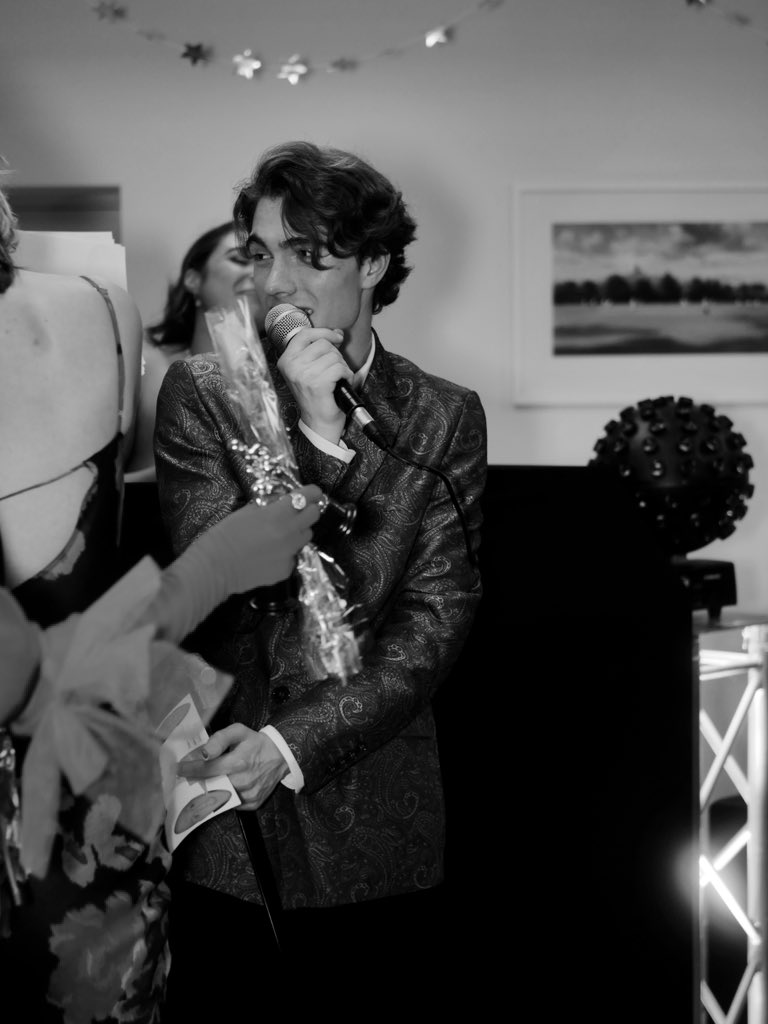 6 Months ago I jokingly accepted “Most Likely to Play a Disney Prince” at GradBall. 3 Days later I got a phone call. Today, I’m travelling out to Disneyland Paris. Unbelievable.