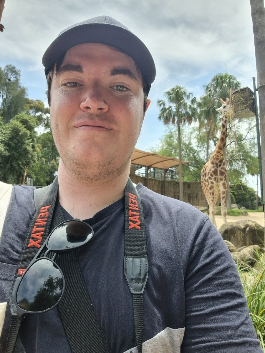 DragosGMR's tweet photo. Went to the zoo today, it was pretty neat getting pics like this https://t.co/UcIICpZDqU