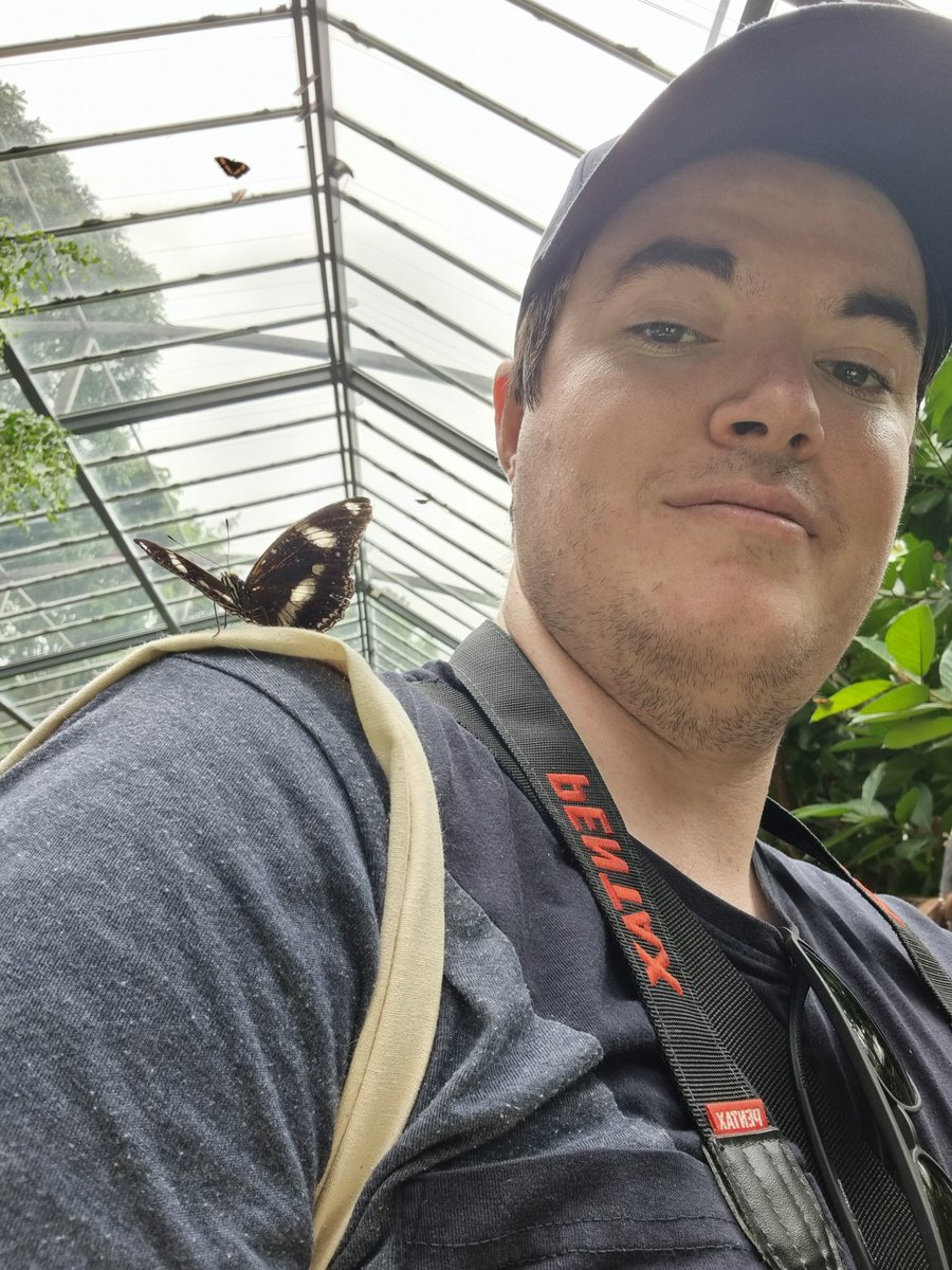 DragosGMR's tweet photo. Went to the zoo today, it was pretty neat getting pics like this https://t.co/UcIICpZDqU