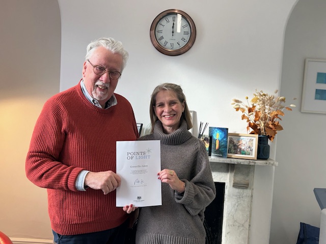 Wera_Hobhouse's tweet photo. I was proud to present a Points of Light award to Grenville for his terrific work in setting up ‘The Golden-Oldies’ charity.

Music is essential to our well-being and keeps us connected to one another, especially as we get older.

Congratulations Grenville!👏🎵 https://t.co/cxke5EFVPP