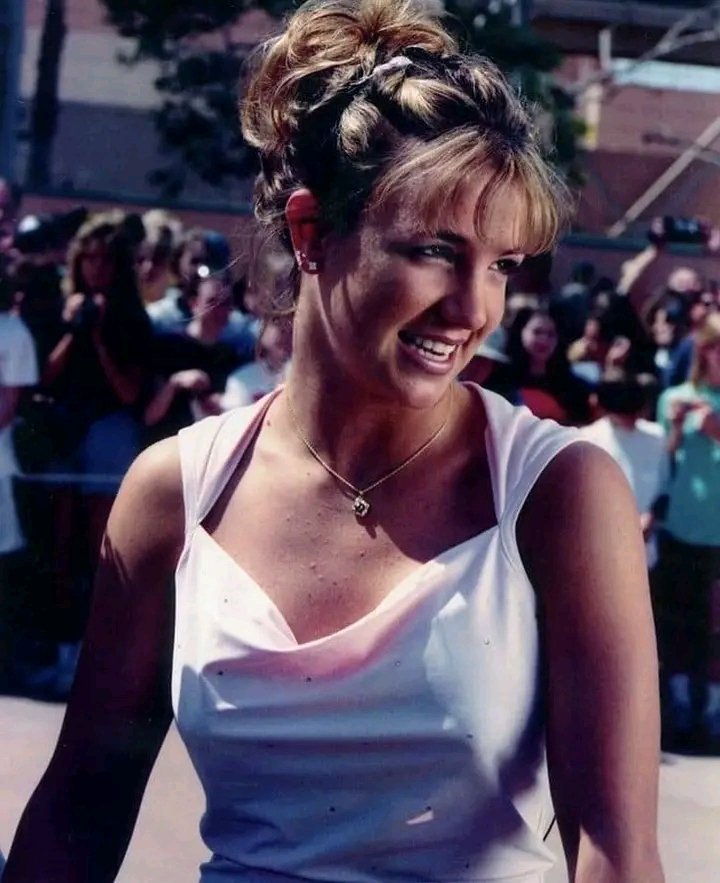 sandrineMe74166's tweet image. Me, the fan from the start, long before we were the #BArmy and then the #BNerds 👑