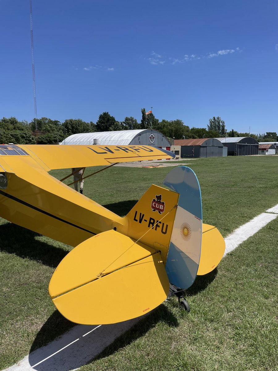 cflupianez's tweet photo. Seguimos con la visita a amigos antes de entrar al SPA….
Por Bragado, Buenos Aires, Argentina 🇦🇷.
Porque si el Día está Lindo…????
#elrufuvuela #elrufu #elrufuentodoslados #volaresfacil #pipercub #pipercublife #pipercubj3 #cubpilot https://t.co/AtvIhWFGXF