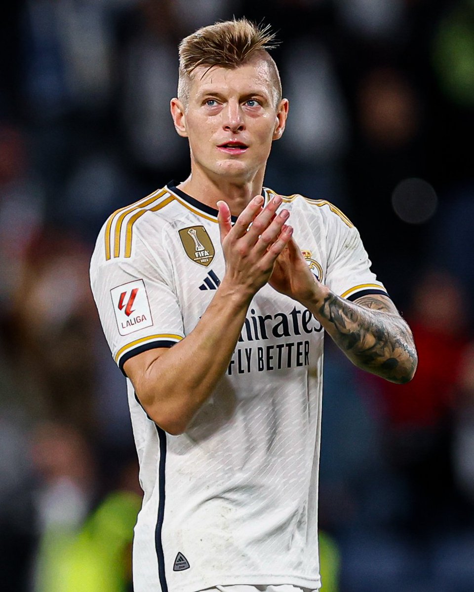 ignatus_owusu's tweet photo. Happy birthday Toni Kroos 🎂🎊🍾🍹 https://t.co/3aJkQ2GIx4