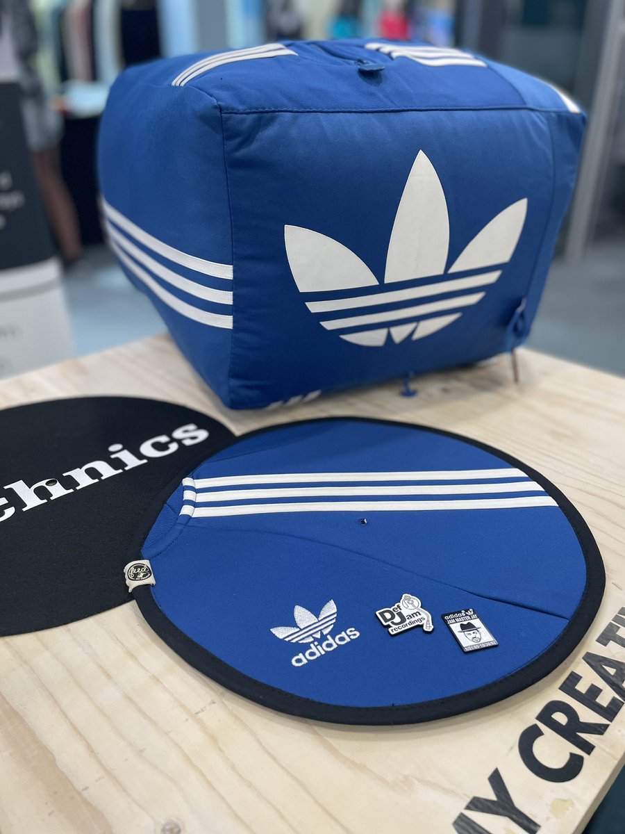 feedmycreative's tweet photo. One of my favourite makes from last year for 50yrs of Hip Hop π
Recreating an @adidasoriginals @adidas tracksuit into a working speaker π
With an added slip mat π
#adidas #speaker #remakes #textilesandtech #funmakes #socialenterprise #socent #madeinbrum https://t.co/fewSfrZUoh