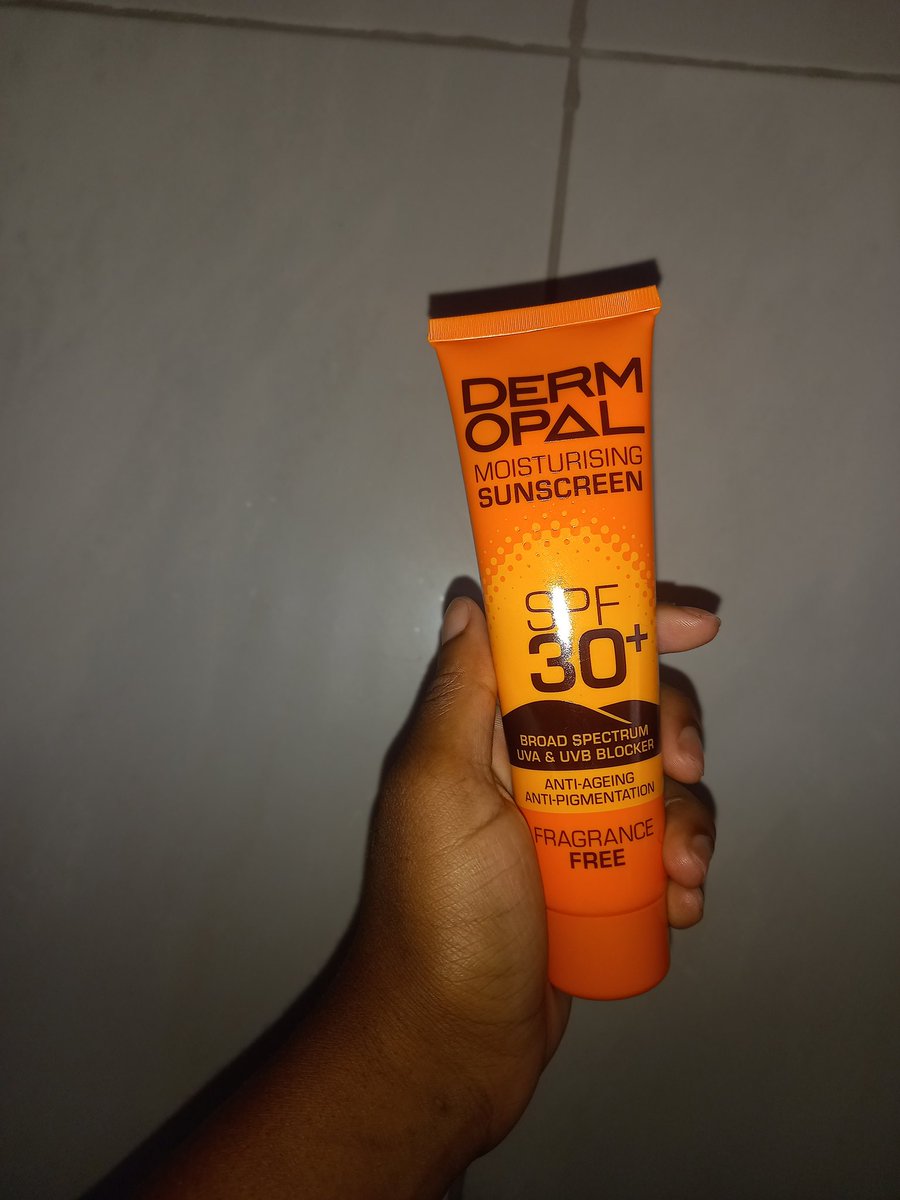 Nolukhanyo Reneilwe Mzozoyana (Laundry Girl) tweet media