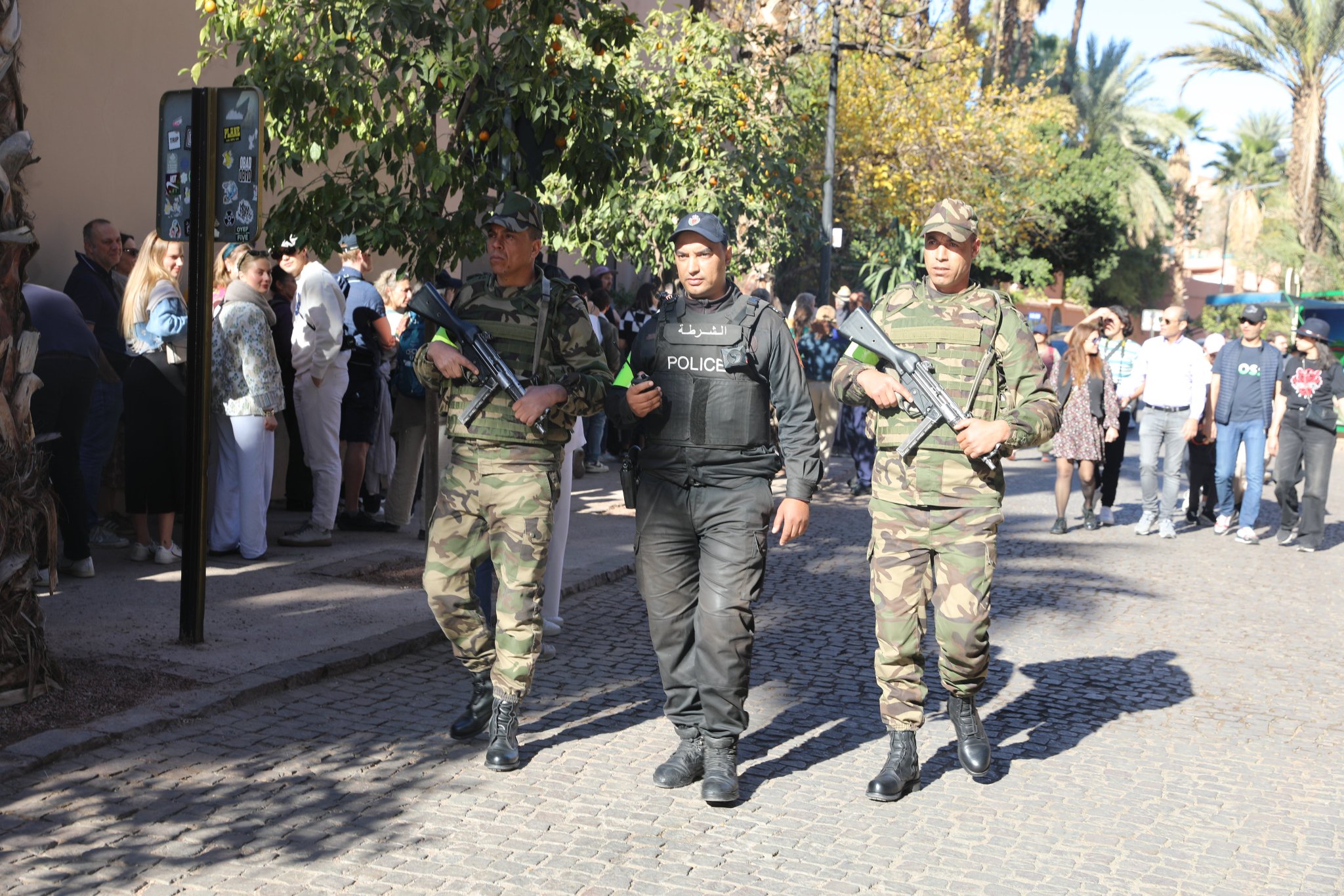 Photos de nos soldats et des Bases Marocaines - Page 12 GC_XU5wWgAANz1z?format=jpg&name=large